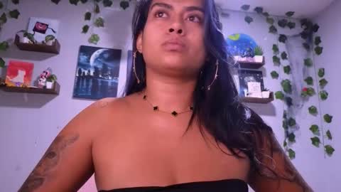 Macey Elliot Modelo Independiente online show from 11-30-25, 11:20