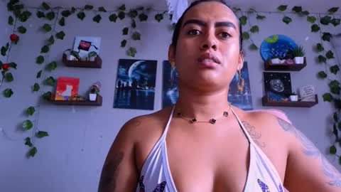 Macey Elliot Modelo Independiente online show from 12-02-25, 05:19