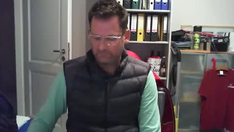 Snapshot of macfly67 chatting on 01-21-25, 09:15 macfly67 online show from 01-21-25, 09:15