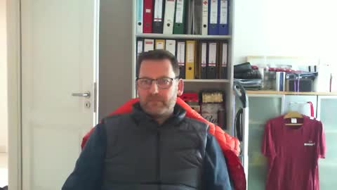 Snapshot of macfly67 chatting on 02-28-25, 12:31 macfly67 online show from 02-28-25, 12:31