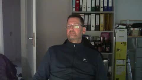 Snapshot of macfly67 chatting on 11-08-25, 03:34 macfly67 online show from 11-08-25, 03:34