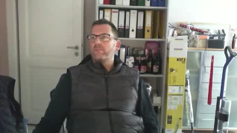 macfly67 online show from 01-12-26, 12:43