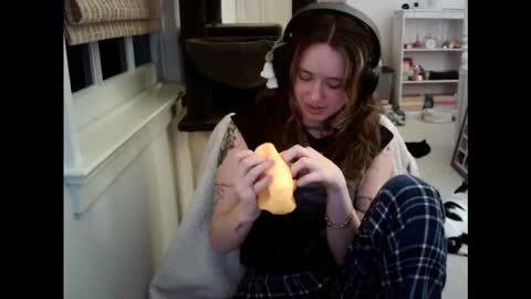 maia online show from 02-26-26, 06:23