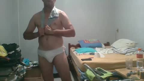 Snapshot of machoalex chatting on 01-01-25, 11:40 MACHOLIVRE online show from 01-01-25, 11:40