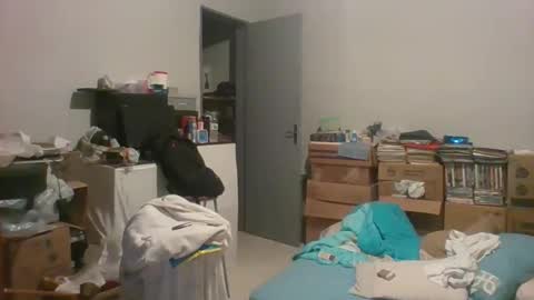 Snapshot of machoalex chatting on 10-14-25, 10:21 MACHOLIVRE online show from 10-14-25, 10:21