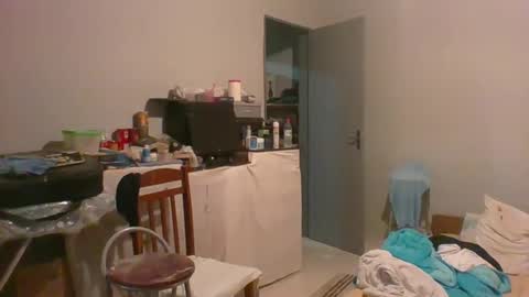 Snapshot of machoalex chatting on 11-21-25, 07:51 MACHOLIVRE online show from 11-21-25, 07:51