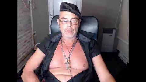 MACHO BUSCADOR online show from 12-25-24, 06:52