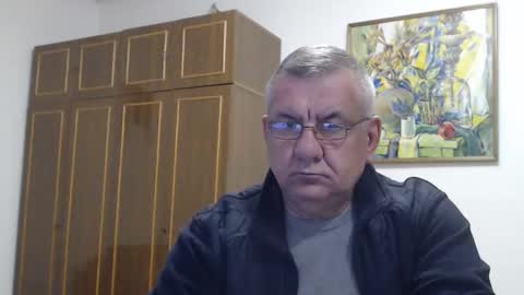 Snapshot of machomale3 chatting on 12-17-24, 02:55 Macho online show from 12-17-24, 02:55