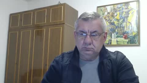 Snapshot of machomale3 chatting on 12-28-24, 05:33 Macho online show from 12-28-24, 05:33