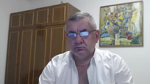 Snapshot of machomale3 chatting on 12-28-24, 07:01 Macho online show from 12-28-24, 07:01