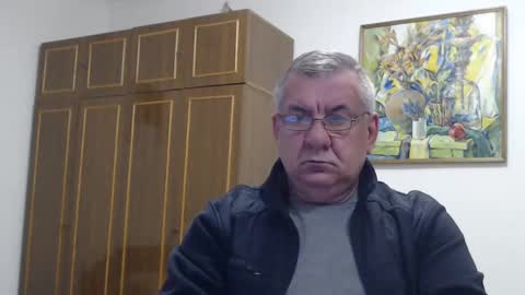 Snapshot of machomale3 chatting on 01-01-25, 01:26 Macho online show from 01-01-25, 01:26