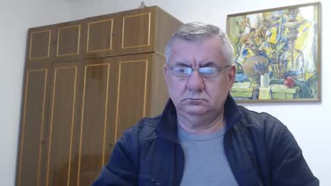 Snapshot of machomale3 chatting on 01-01-25, 01:59 Macho online show from 01-01-25, 01:59