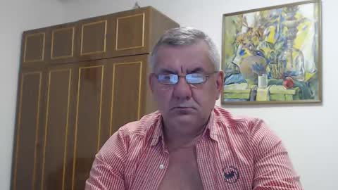 Snapshot of machomale3 chatting on 01-04-25, 07:55 Macho online show from 01-04-25, 07:55
