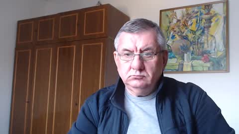 Snapshot of machomale3 chatting on 01-06-25, 01:30 Macho online show from 01-06-25, 01:30