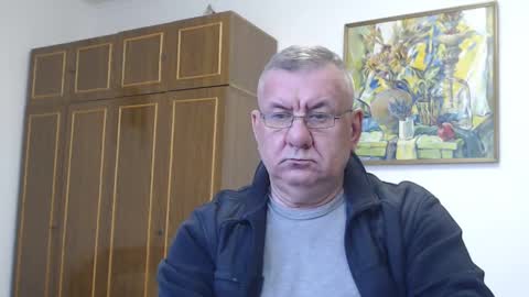 Snapshot of machomale3 chatting on 01-08-25, 12:05 Macho online show from 01-08-25, 12:05