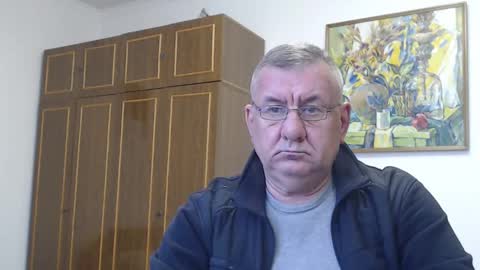 Snapshot of machomale3 chatting on 01-09-25, 12:19 Macho online show from 01-09-25, 12:19