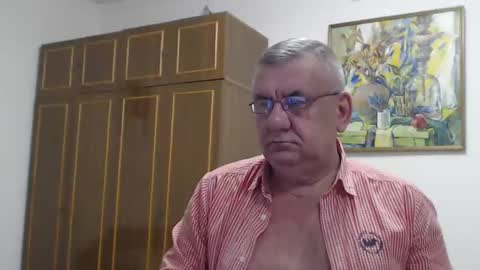 Snapshot of machomale3 chatting on 01-21-25, 09:04 Macho online show from 01-21-25, 09:04