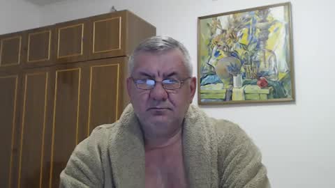 Snapshot of machomale3 chatting on 01-25-25, 10:18 Macho online show from 01-25-25, 10:18