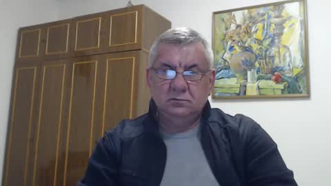 Snapshot of machomale3 chatting on 01-27-25, 10:27 Macho online show from 01-27-25, 10:27