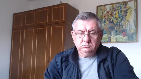 Snapshot of machomale3 chatting on 03-12-25, 02:12 Macho online show from 03-12-25, 02:12