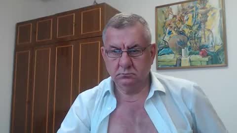 Snapshot of machomale3 chatting on 09-15-25, 04:07 Macho online show from 09-15-25, 04:07