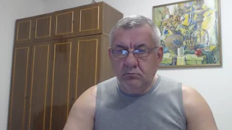 Snapshot of machomale3 chatting on 09-28-25, 03:23 Macho online show from 09-28-25, 03:23