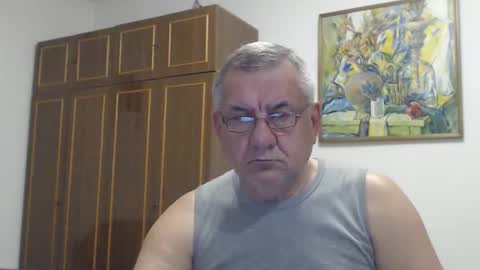 Snapshot of machomale3 chatting on 10-03-25, 08:39 Macho online show from 10-03-25, 08:39