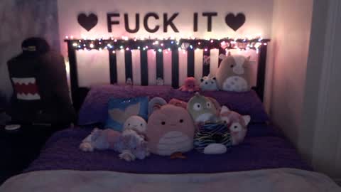 Snapshot of mackenziewolfe chatting on 12-16-24, 06:43 Mackenzie Wolfe online show from 12-16-24, 06:43