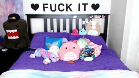 Snapshot of mackenziewolfe chatting on 12-31-24, 07:31 Mackenzie Wolfe online show from 12-31-24, 07:31