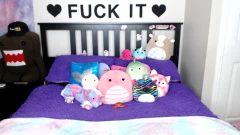 Snapshot of mackenziewolfe chatting on 01-04-25, 09:32 Mackenzie Wolfe online show from 01-04-25, 09:32