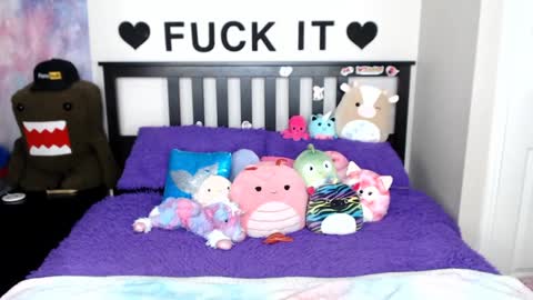 Snapshot of mackenziewolfe chatting on 01-07-25, 08:13 Mackenzie Wolfe online show from 01-07-25, 08:13