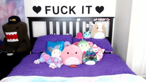 Snapshot of mackenziewolfe chatting on 01-18-25, 07:38 Mackenzie Wolfe online show from 01-18-25, 07:38