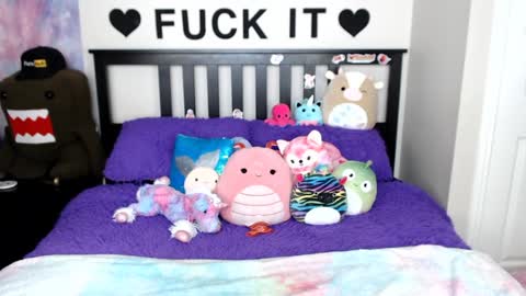 Snapshot of mackenziewolfe chatting on 01-28-25, 07:32 Mackenzie Wolfe online show from 01-28-25, 07:32