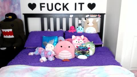 Snapshot of mackenziewolfe chatting on 01-29-25, 07:36 Mackenzie Wolfe online show from 01-29-25, 07:36