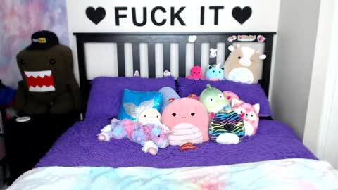 Snapshot of mackenziewolfe chatting on 03-02-25, 08:38 Mackenzie Wolfe online show from 03-02-25, 08:38