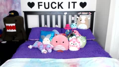 Snapshot of mackenziewolfe chatting on 03-08-25, 07:49 Mackenzie Wolfe online show from 03-08-25, 07:49