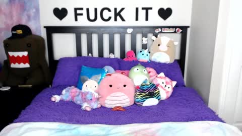 Snapshot of mackenziewolfe chatting on 03-12-25, 06:07 Mackenzie Wolfe online show from 03-12-25, 06:07