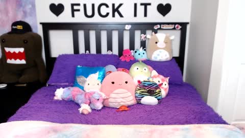 Snapshot of mackenziewolfe chatting on 09-10-25, 05:40 Mackenzie Wolfe online show from 09-10-25, 05:40