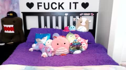 Snapshot of mackenziewolfe chatting on 09-12-25, 05:40 Mackenzie Wolfe online show from 09-12-25, 05:40