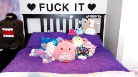 Snapshot of mackenziewolfe chatting on 09-13-25, 04:12 Mackenzie Wolfe online show from 09-13-25, 04:12