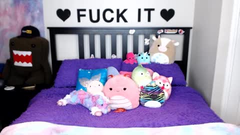 Snapshot of mackenziewolfe chatting on 09-25-25, 05:22 Mackenzie Wolfe online show from 09-25-25, 05:22