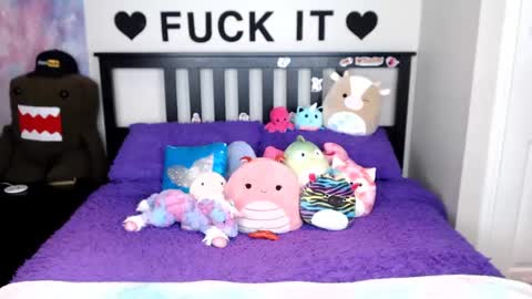 Snapshot of mackenziewolfe chatting on 10-01-25, 04:51 Mackenzie Wolfe online show from 10-01-25, 04:51