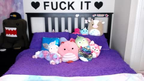 Snapshot of mackenziewolfe chatting on 10-02-25, 03:57 Mackenzie Wolfe online show from 10-02-25, 03:57