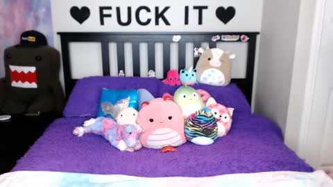 Snapshot of mackenziewolfe chatting on 10-03-25, 05:15 Mackenzie Wolfe online show from 10-03-25, 05:15