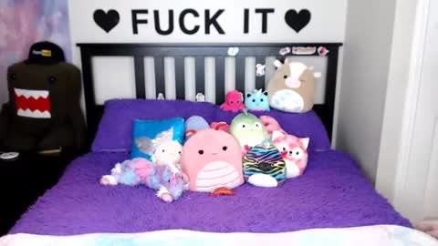 Snapshot of mackenziewolfe chatting on 10-09-25, 03:04 Mackenzie Wolfe online show from 10-09-25, 03:04