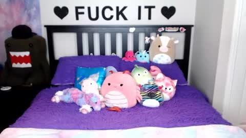 Snapshot of mackenziewolfe chatting on 11-05-25, 04:45 Mackenzie Wolfe online show from 11-05-25, 04:45