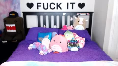 Snapshot of mackenziewolfe chatting on 11-09-25, 04:33 Mackenzie Wolfe online show from 11-09-25, 04:33