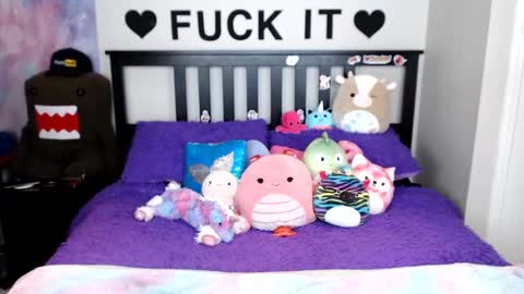 Snapshot of mackenziewolfe chatting on 11-20-25, 04:45 Mackenzie Wolfe online show from 11-20-25, 04:45