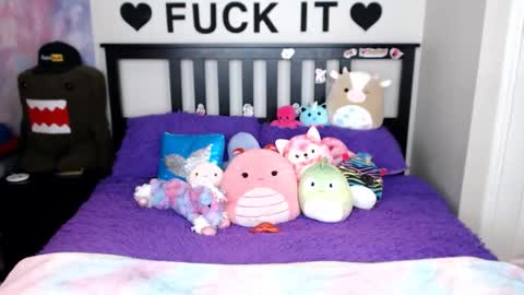 Mackenzie Wolfe online show from 12-02-25, 04:51