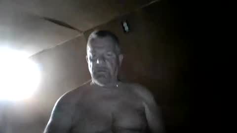 Snapshot of macoman12 chatting on 10-15-25, 03:28 macoman12 online show from 10-15-25, 03:28